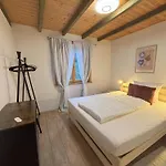 Holiday park Klimatisierte Familienchalets Am Millstaetter Rothenthurn